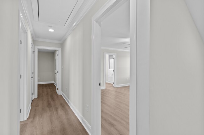 Building Photo - 214 Clifton Dr