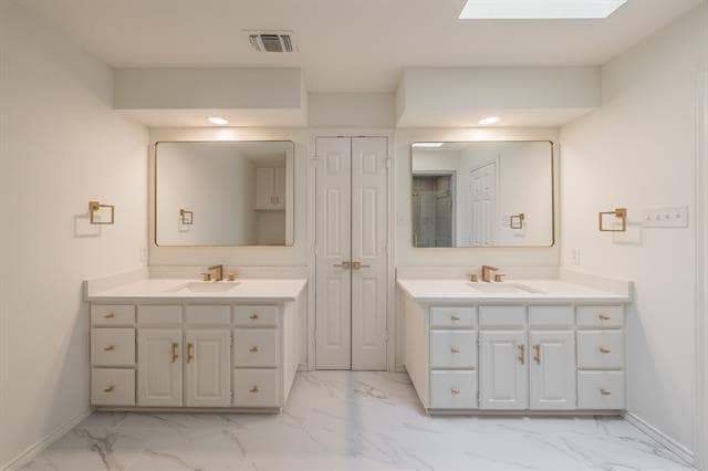 Building Photo - 5893 Westhaven Dr