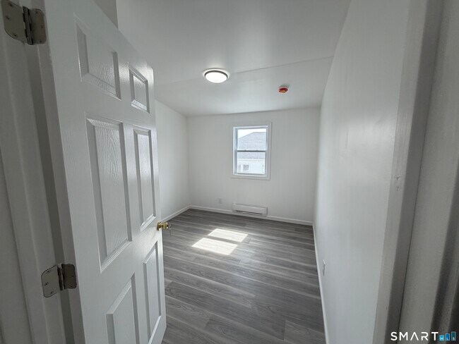 Building Photo - 78 Francis St