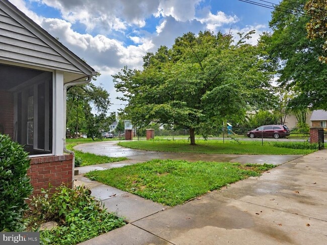 Building Photo - 4731 Edwards St