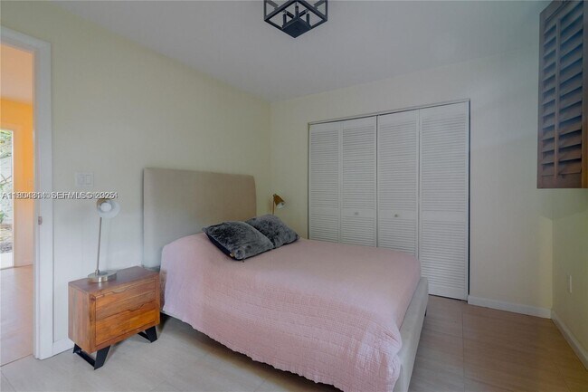 Building Photo - 8500 SW 70th St