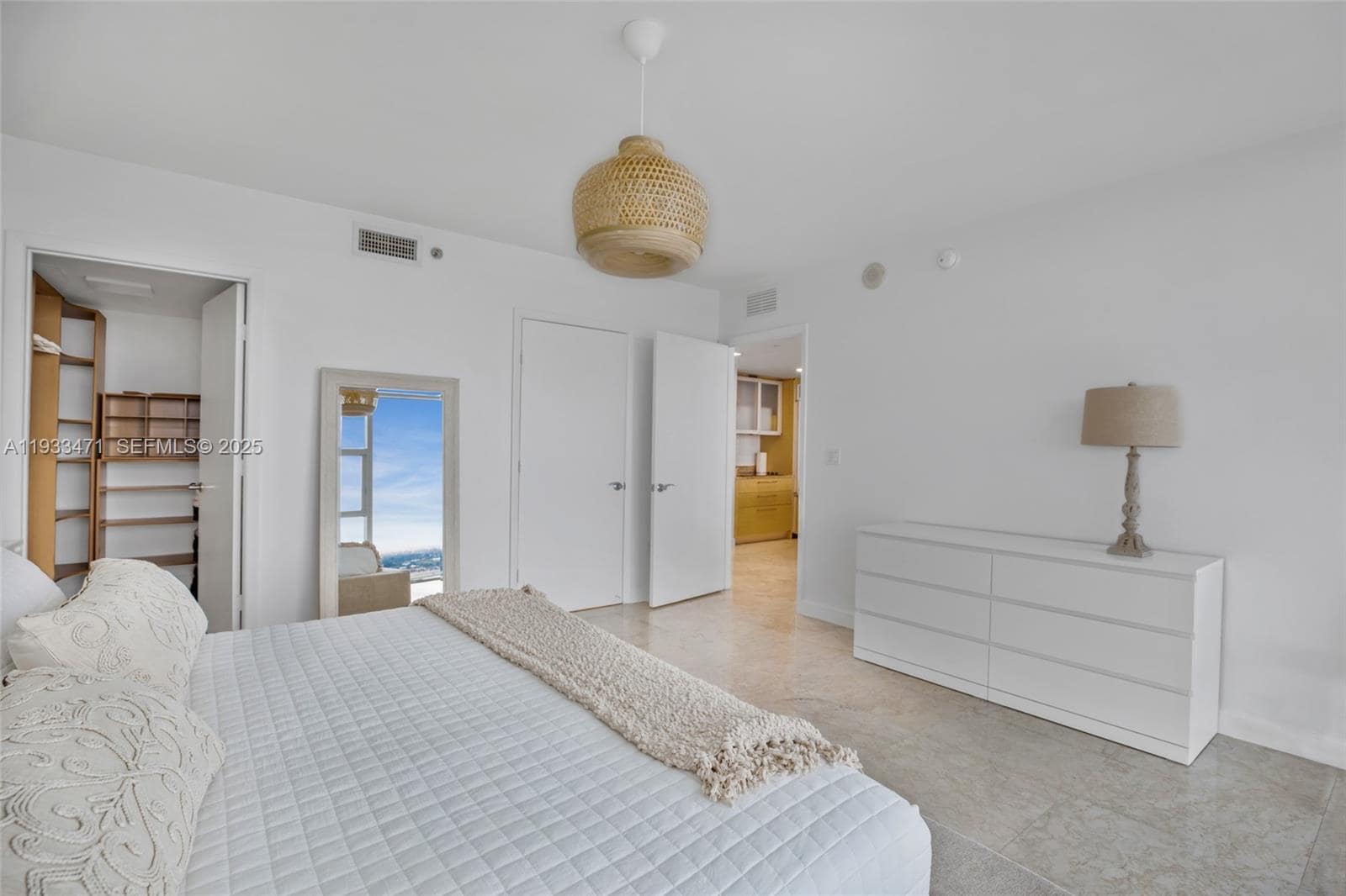 Building Photo - 1830 S Ocean Dr