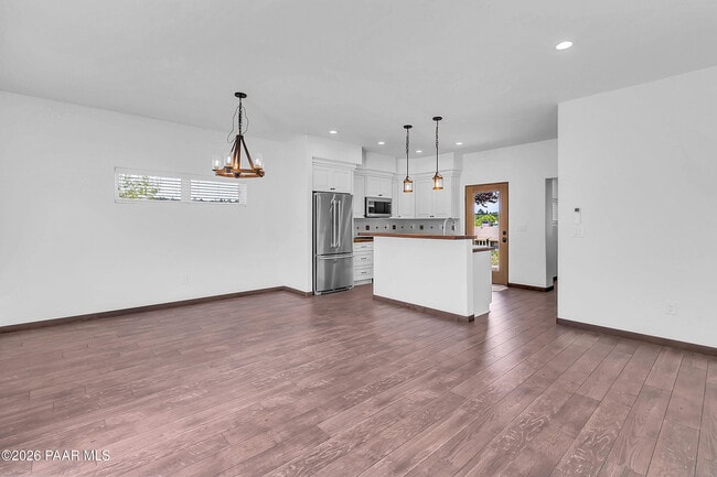 Building Photo - 821 Prescott Heights Dr