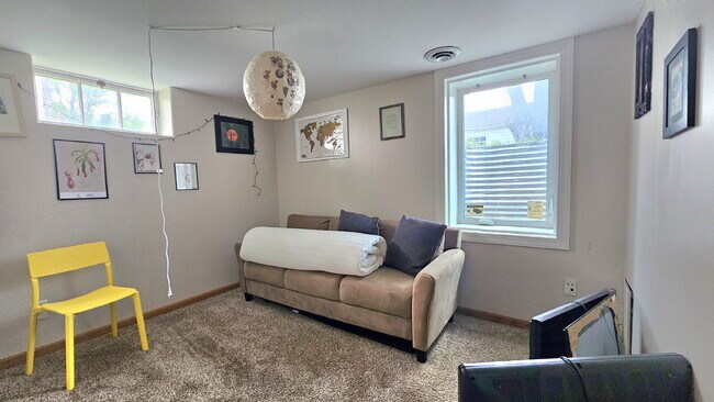 Building Photo - 3-Bedroom Oasis with 2 Full Baths in Saint Louis Park – 1,511 Sq. Ft. of Comfort 9/5.