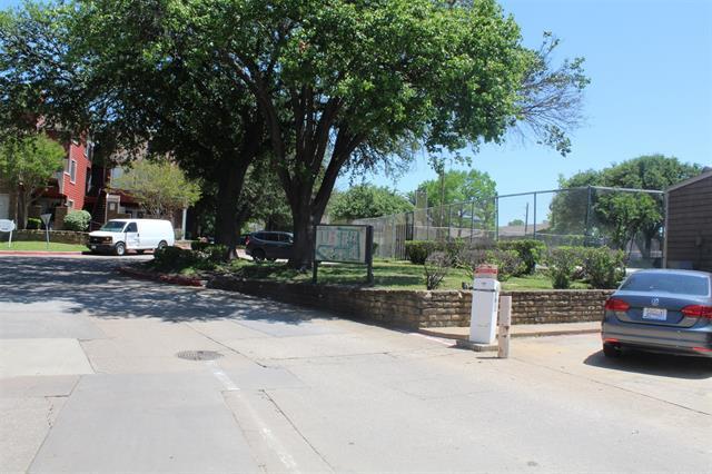 Building Photo - 9809 Walnut St