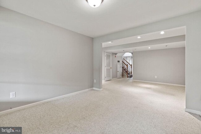 Building Photo - 302 Fox Trail
