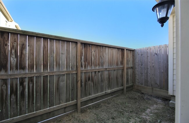 Building Photo - 3916 Tulane Oak Dr