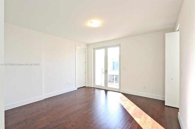 Building Photo - 9745 NW 75th Terrace