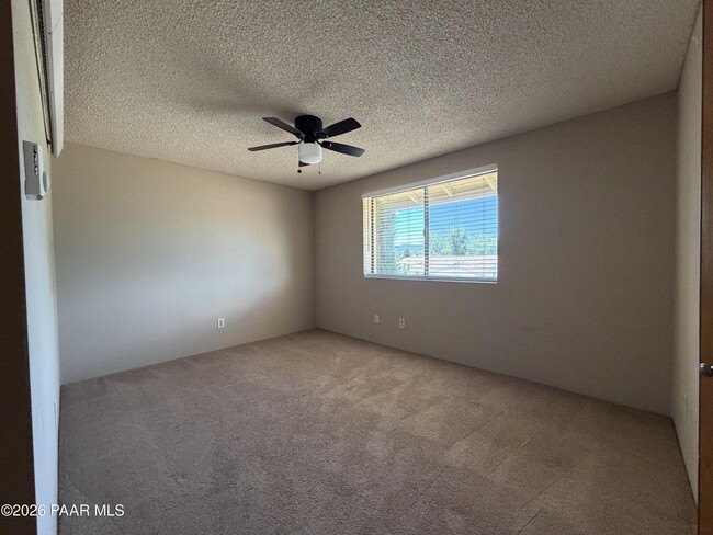 Building Photo - 927 N Old Chisholm Trail