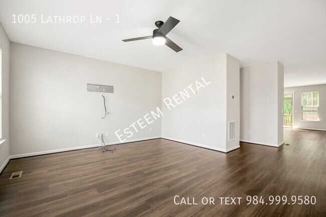 Building Photo - 1005 Lathrop Ln