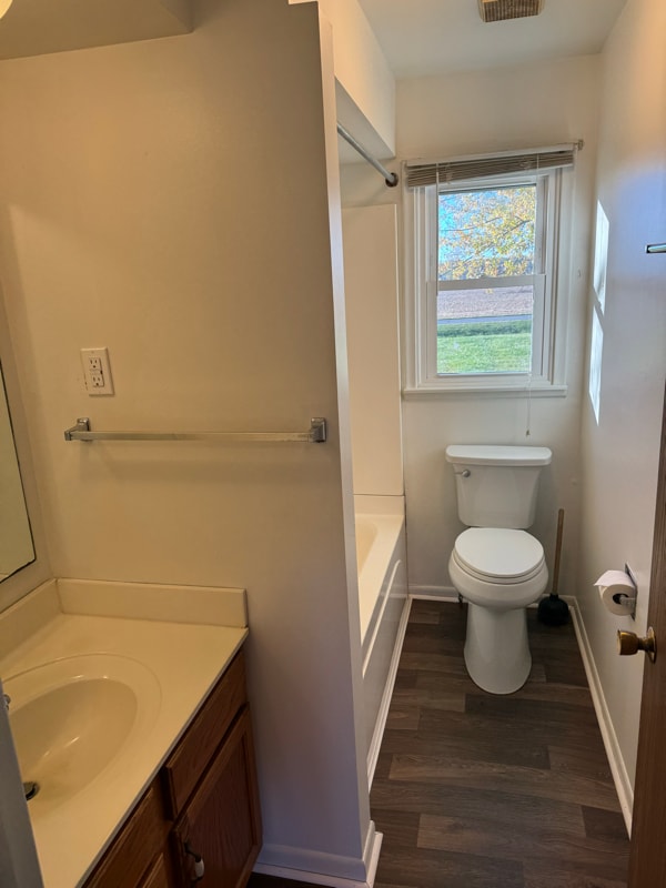 Building Photo - 10380 Lansing Rd