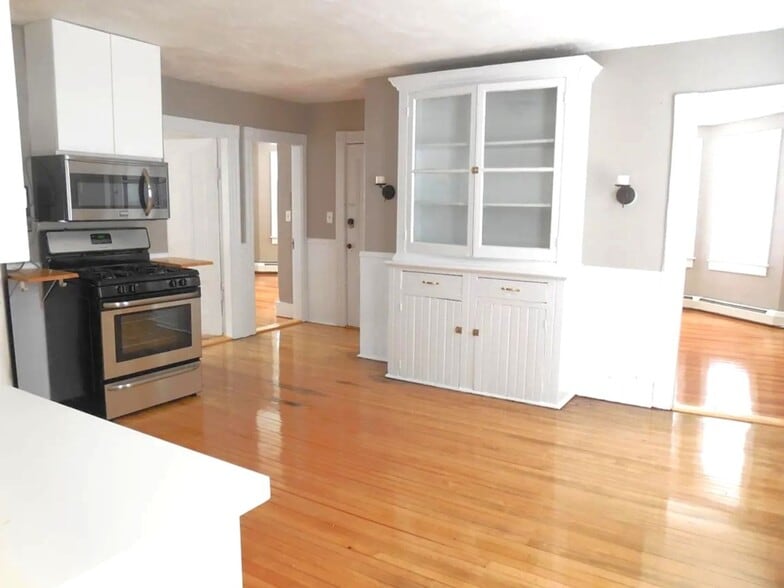 Building Photo - 103 Tell St