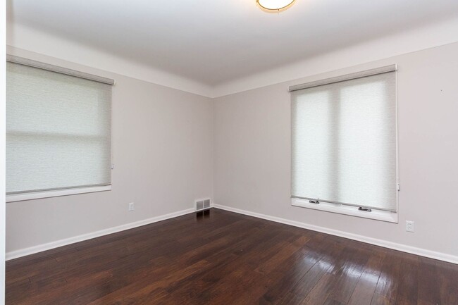 Building Photo - SOPHISTICATED COMFORT in HISTORIC FRANKLIN