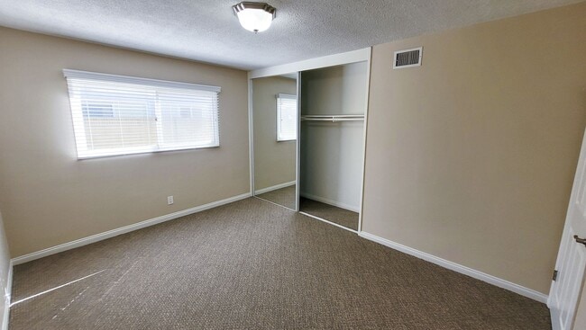 Building Photo - 3 Bed 2 Bath House Right Next To Disneyland! Available Now!