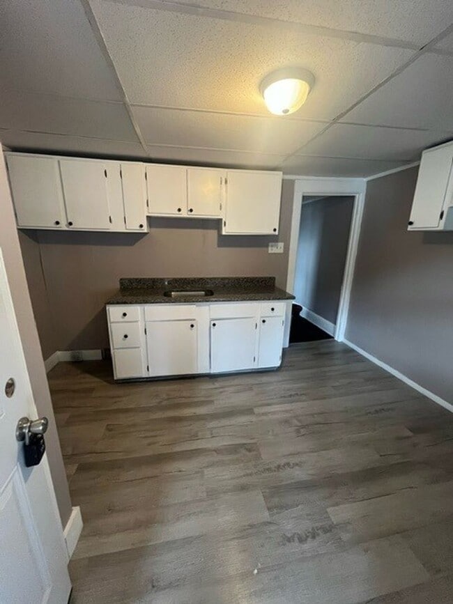 Building Photo - 208 W Patterson St