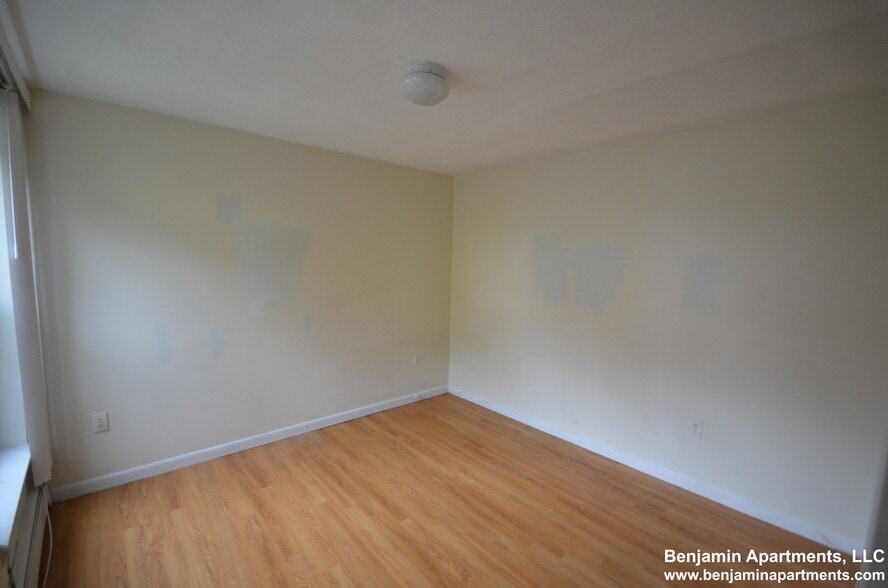 Building Photo - 6 Gerald Rd