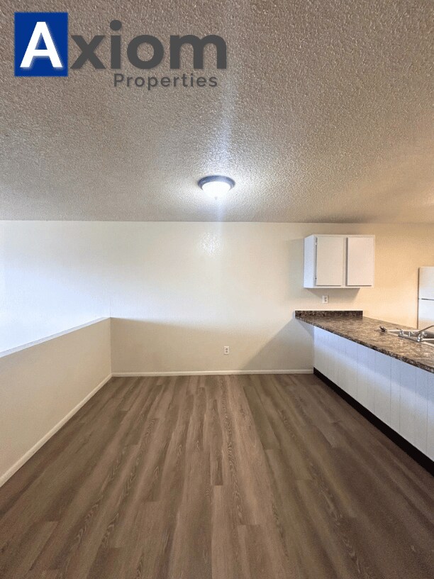 Building Photo - 2156 Marigold St