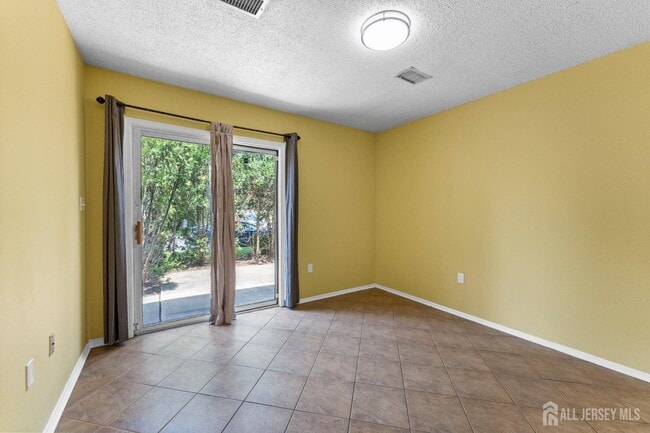 Building Photo - 36 Sassafras Ct