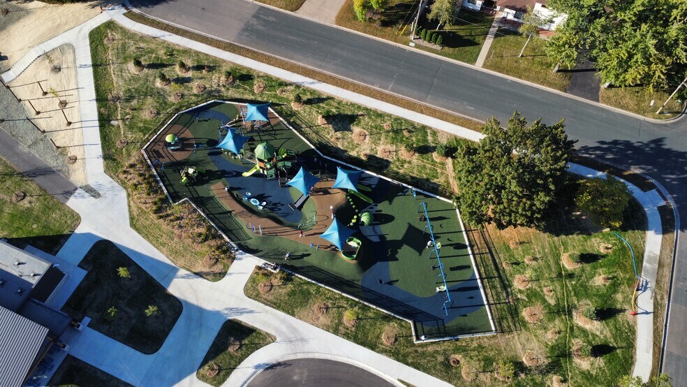 Building Photo - 8434 Colfax Ave S