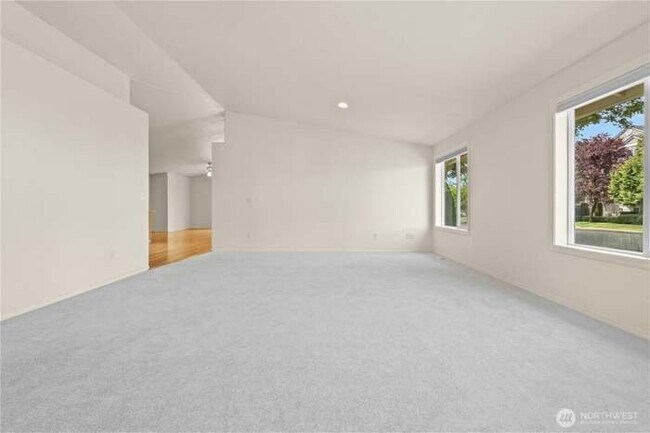 Building Photo - 7101 33rd Way NE