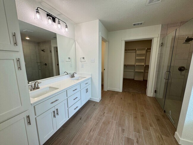 Building Photo - 4-Bedroom House for Rent in Temple