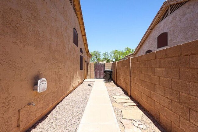 Building Photo - Now Available in Chandler! Spacious 4 Bedroom Home in Carino Estates!