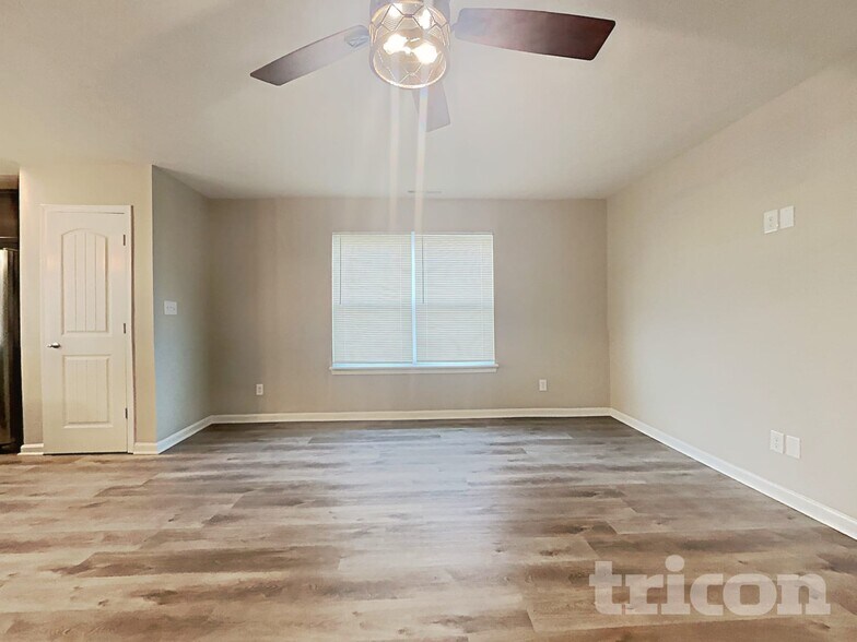 Building Photo - 7952 Apalachee Dr