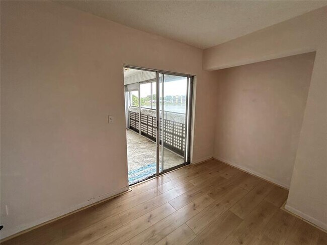 Building Photo - 3301 Spanish Moss Terrace