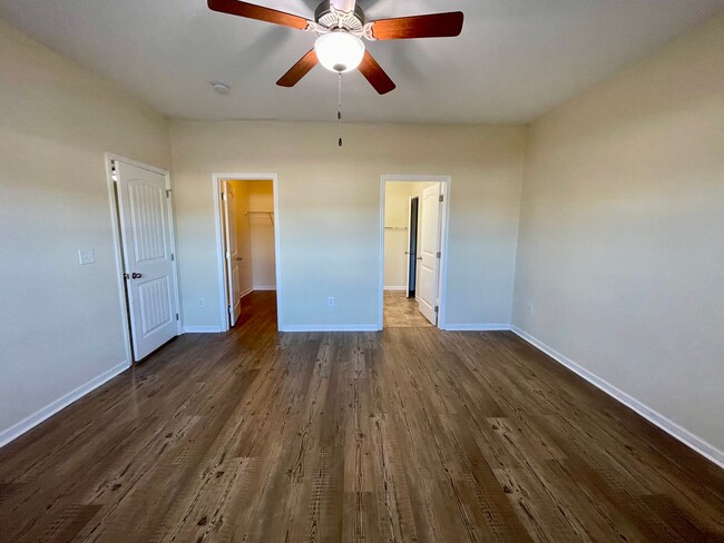 Building Photo - 5 Bedroom/3 Bath home with Garage in Tiger...