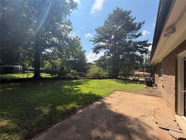 Building Photo - 1633 Slate Rd