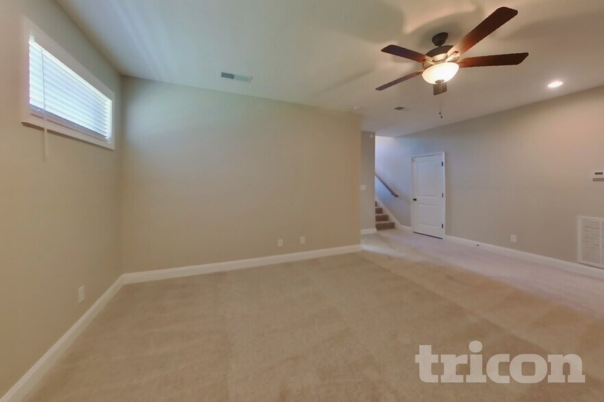 Building Photo - 1059 Spicer Dr