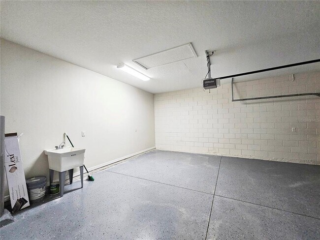 Building Photo - 12754 Garridan Ave