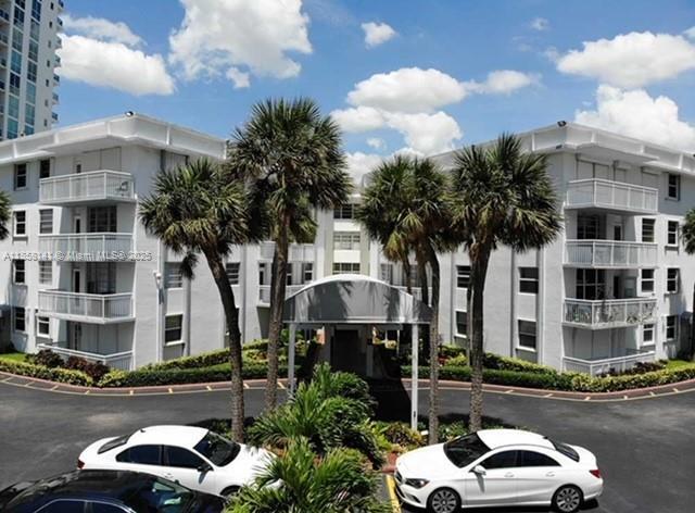 Building Photo - 1913 S Ocean Dr