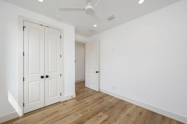 Building Photo - 114 Enchanted Way