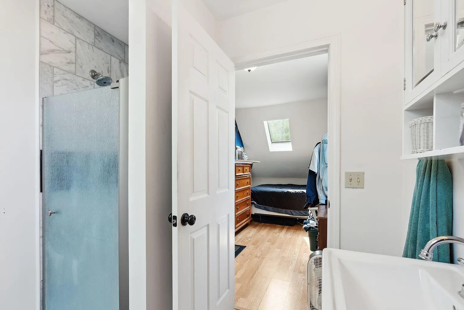 Bath entrance - 39 Greenville St