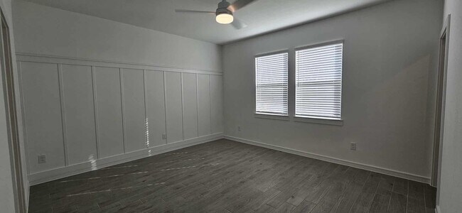 Building Photo - 8422 Bay Oaks Dr