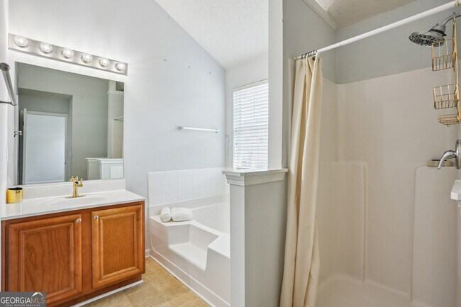 Building Photo - 5914 San Gabriel Ln