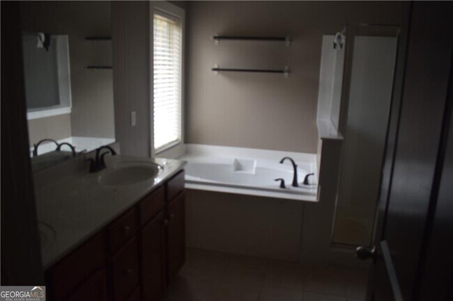 Building Photo - 43 Jessel Ln