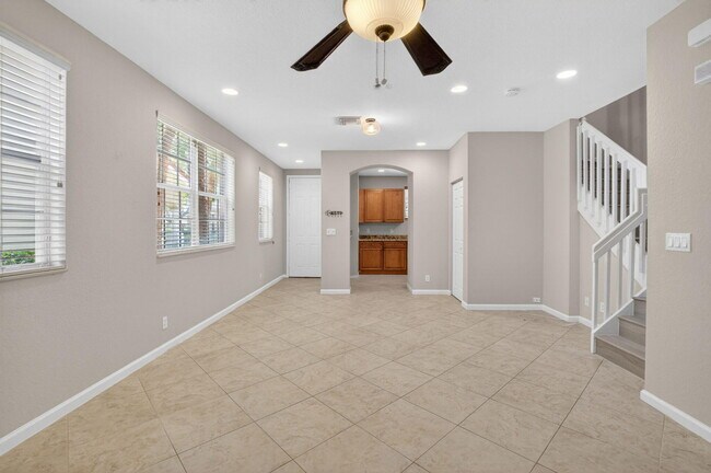 Building Photo - 1418 W Wickham Cir
