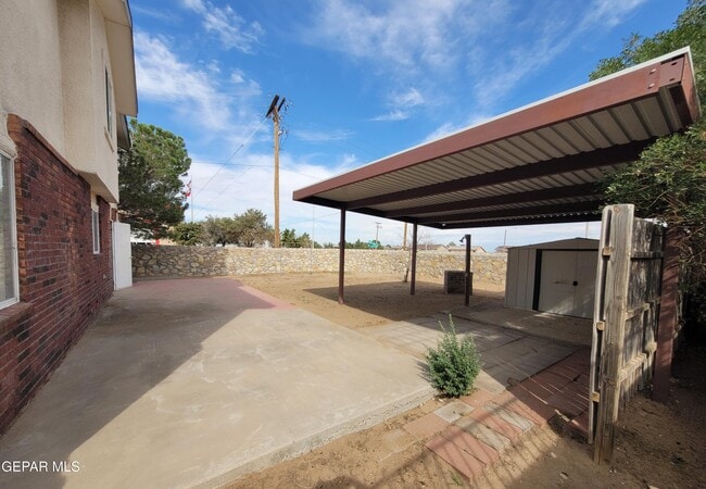 Building Photo - 11330 Loma Del Sol Dr