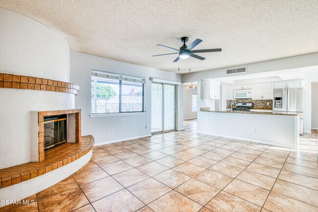 Building Photo - 853 El Parque Dr