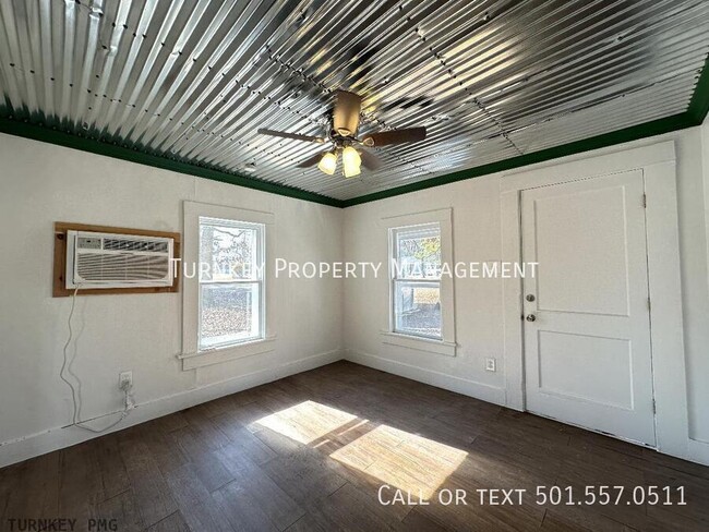 Building Photo - Cozy Home in White Hall