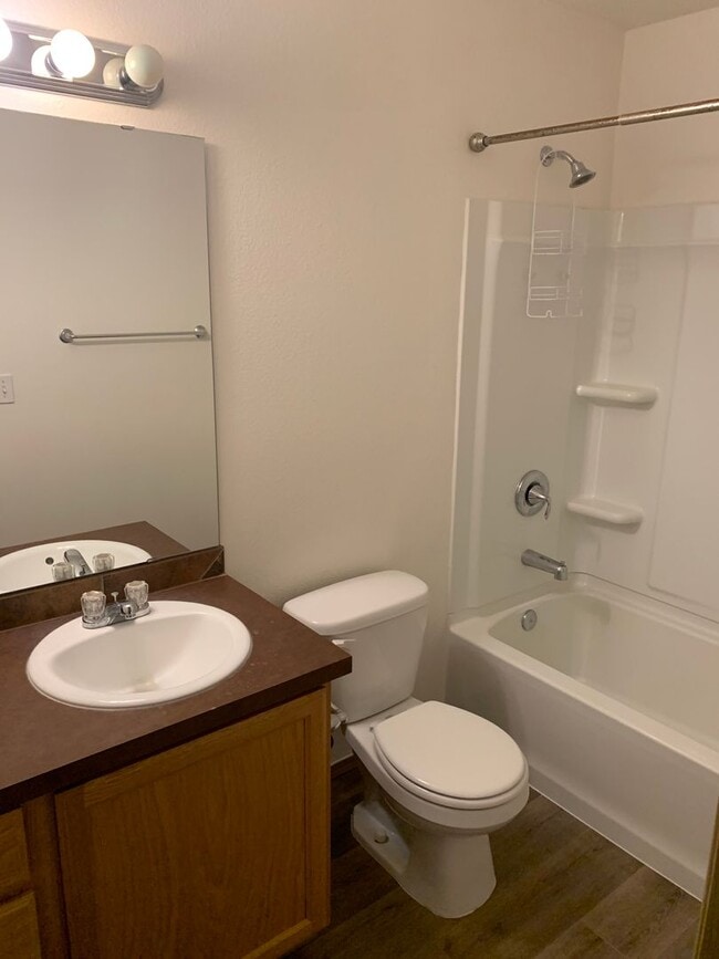 Building Photo - Graham 3 bedroom