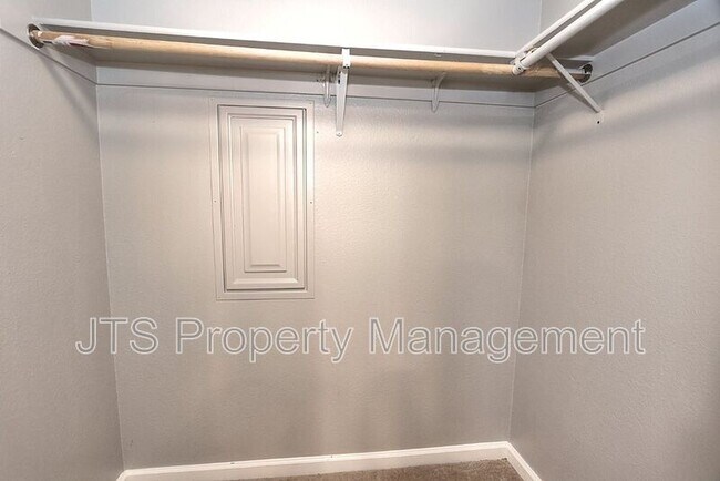 Building Photo - 12400 Fair Oaks Blvd