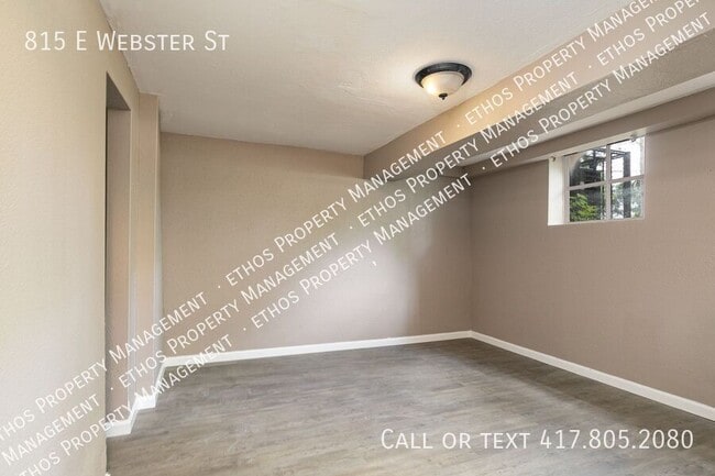 Building Photo - 815 E Webster St