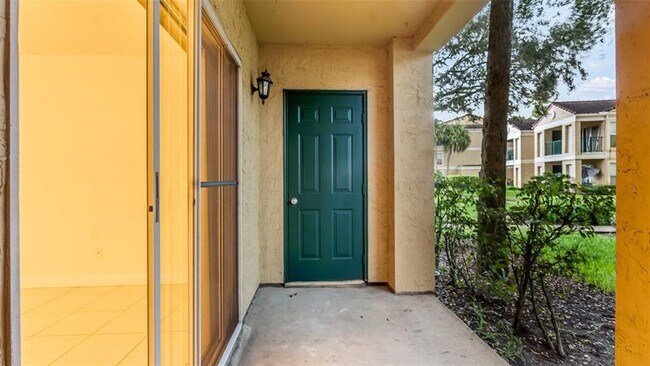 Building Photo - 875 Riverside Dr