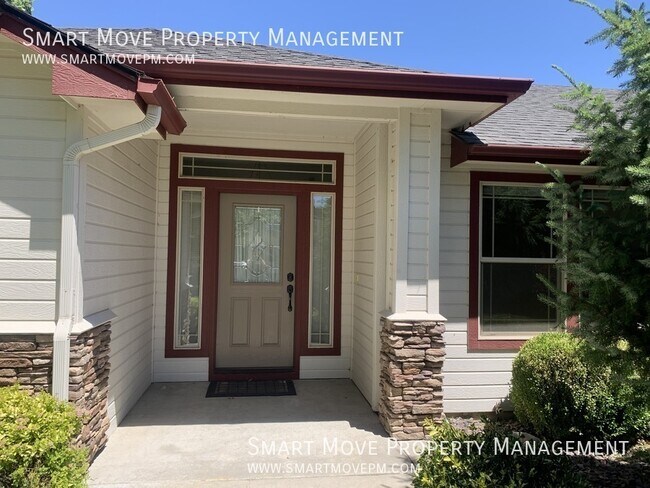 Building Photo - 570 Anton-