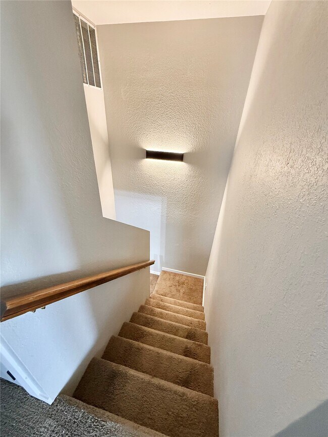 Building Photo - 132 Clinton Hill Dr