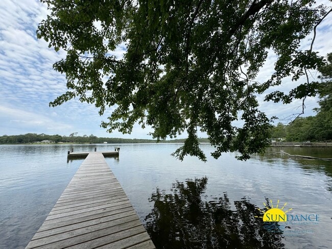 Building Photo - Waterfront mother-in-law suite, all utilities are included!
