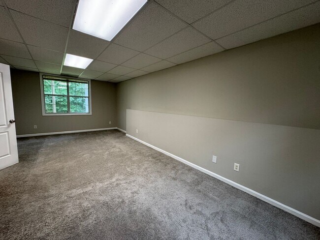 Building Photo - 3 Bedroom 2 Bath Split Level w/ Bonus Room...